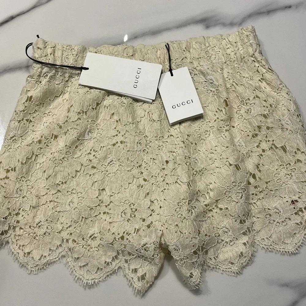 GUCCI FLOWER LACE SHORTS - Picture 2 of 8